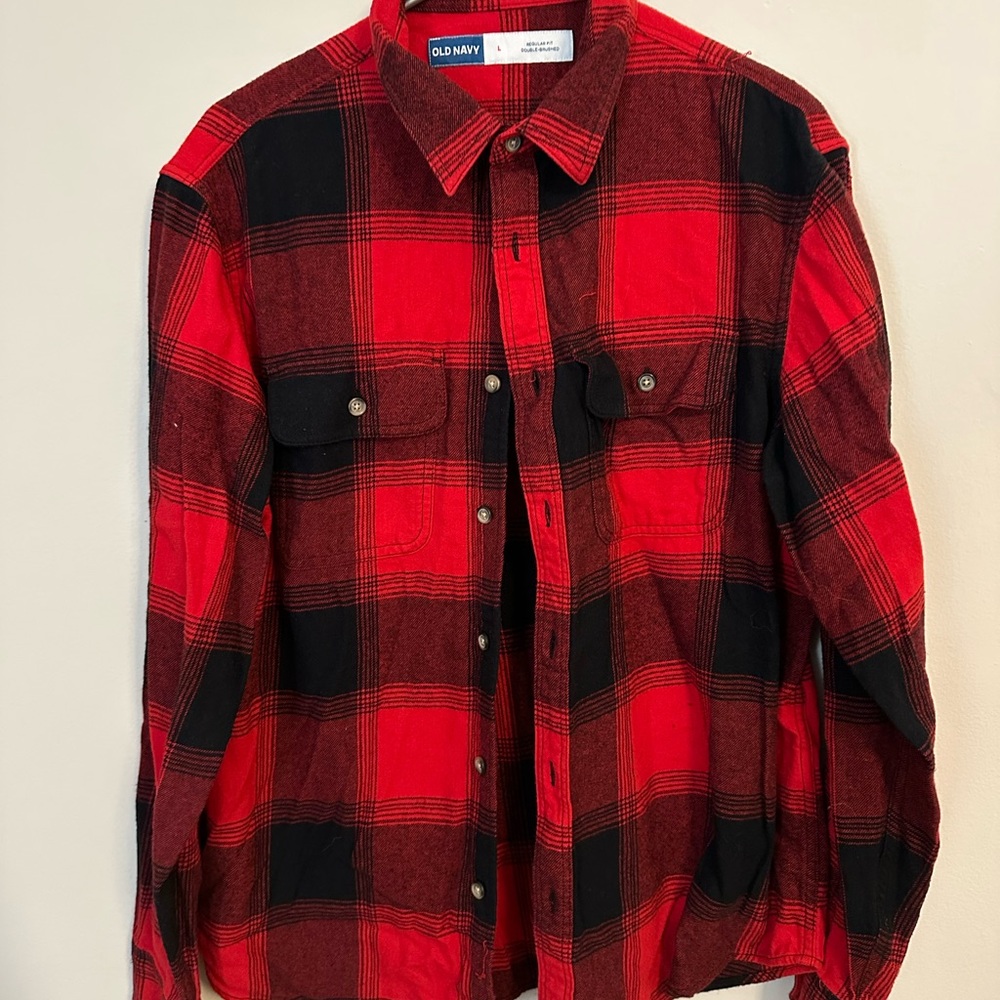 Old Navy Women's Red and Black Plaid Button-Down Shirt